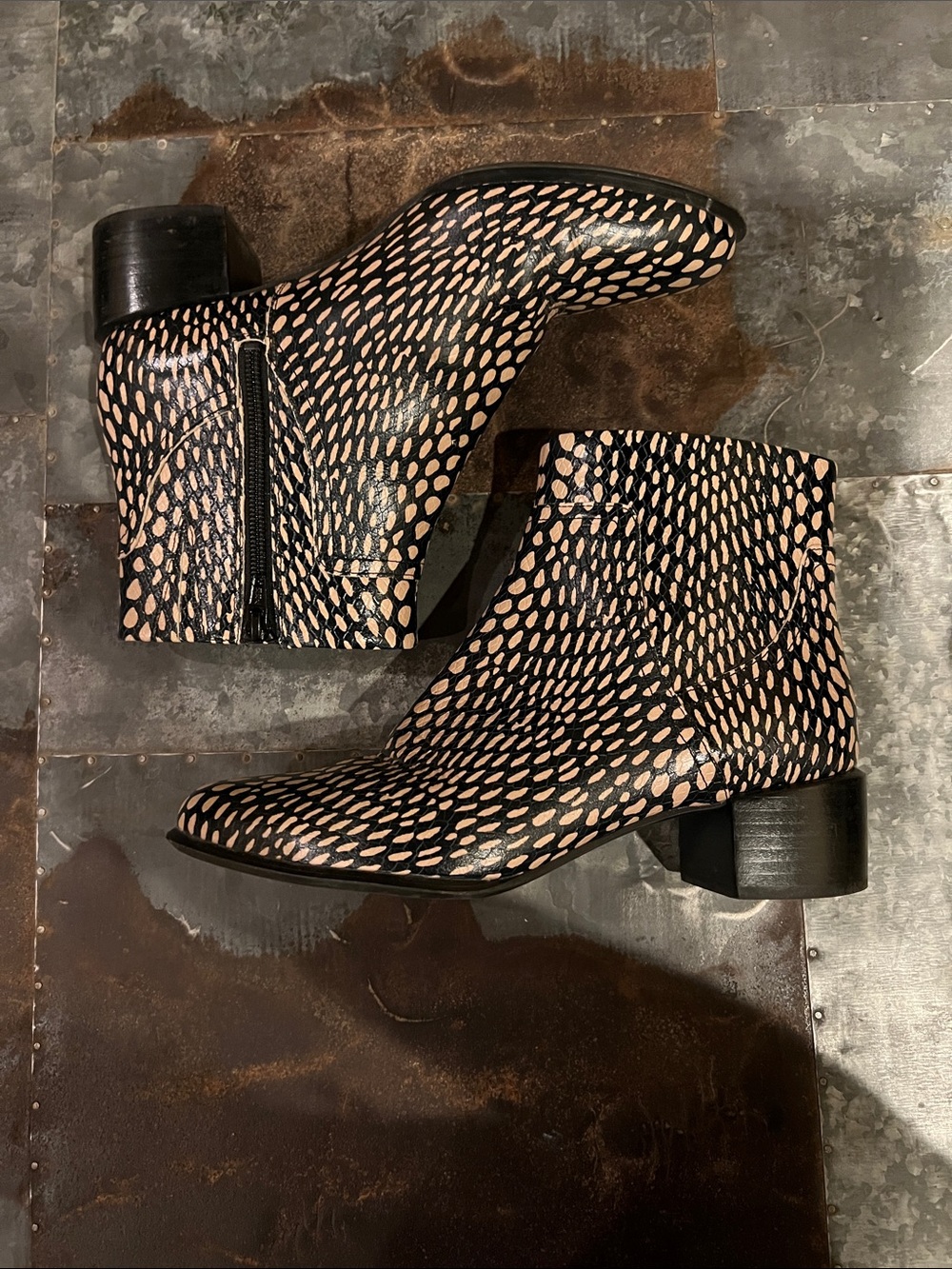 Vionic Kamryn Black Spot Waterproof Leather Ankle Booties Size 8 - Picture 5 of 13